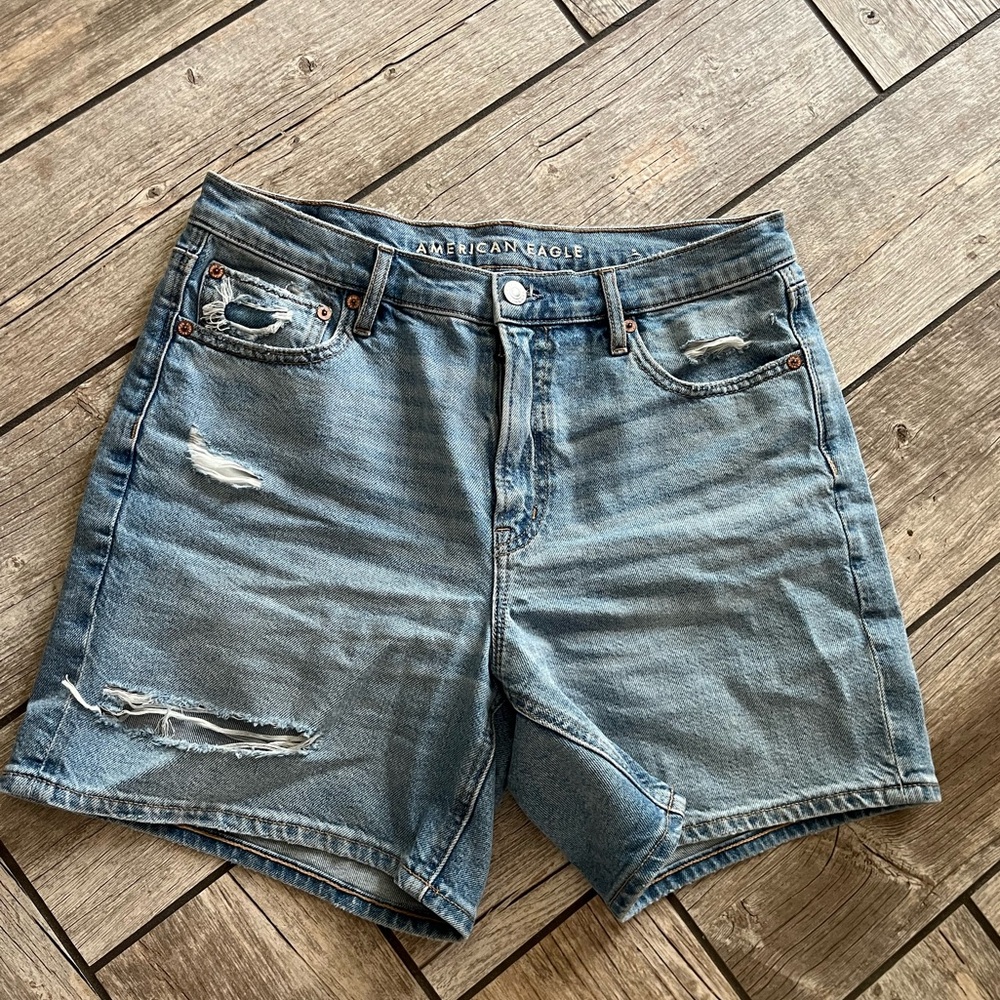 American Eagle relaxed denim shorts